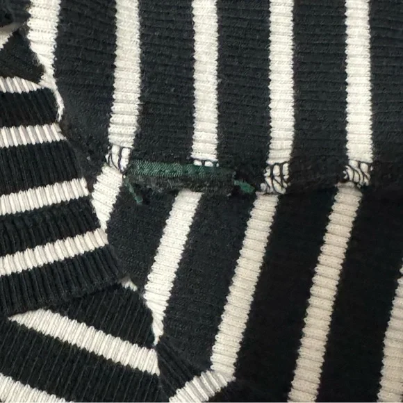 Lauren Ralph Lauren | Black & White Stripe Boat Neck Top Size Large - Picture 6 of 7